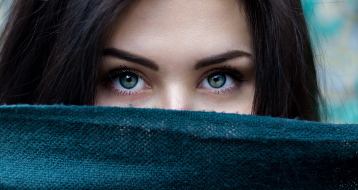 Girl with green eyes, healthy skin