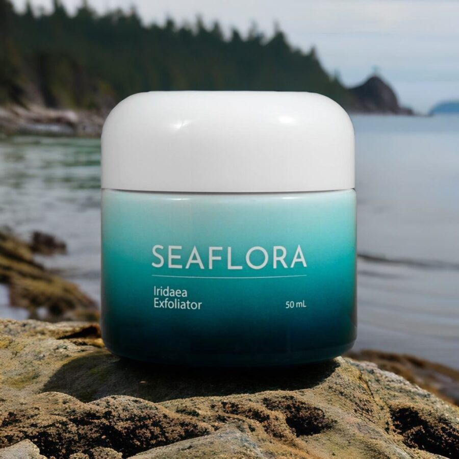 Award-winning red algae, sea mud, vitamin c, and colloidal clay exfoliator