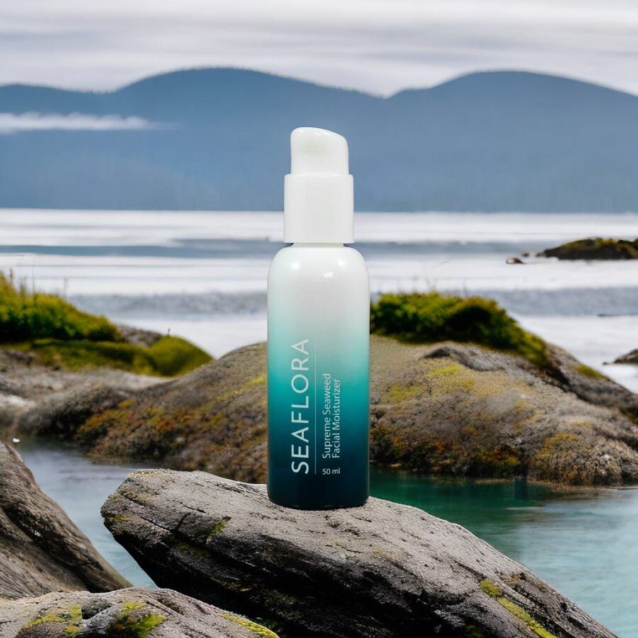 Nourishing and hydrating moisturizer for sensitive skin.