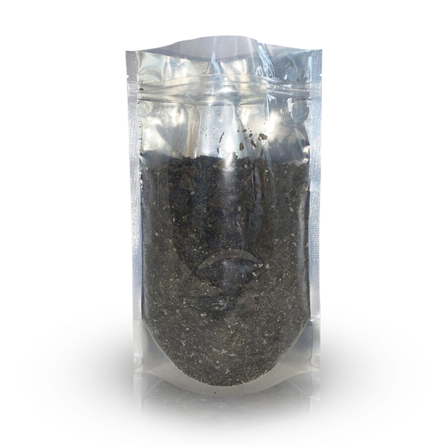 Promote optimal dermal function and cellular activity in this clarifying seaweed bath. Made in small batches with hand-harvested seaweed from the West Coast of British Columbia. Comes with 2 organic hemp bags for easy clean up.